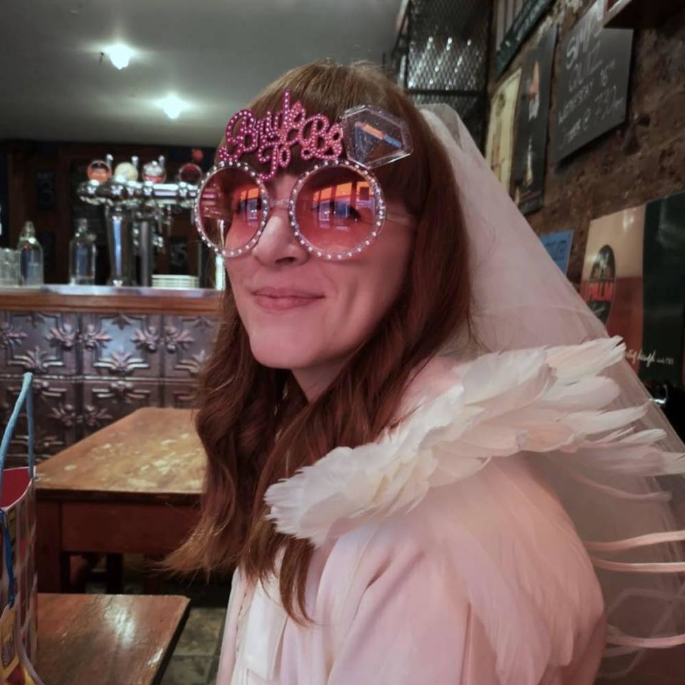 Meet your Posher, Lois